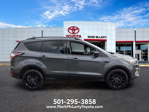 Used 2018 Ford Escape SE w/ SE Sport Appearance Package FWD image 6