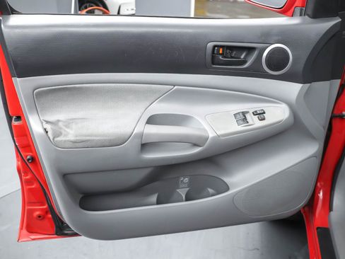 Used 2006 Toyota Tacoma V6 image 8