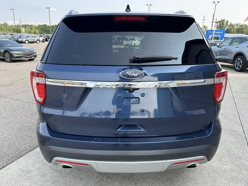 Used 2016 Ford Explorer XLT w/ Equipment Group 202A AWD/4WD image 6