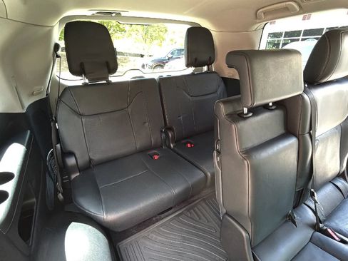 Used 2014 Lexus LX 570 4WD image 26