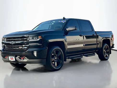 Used 2018 Chevrolet Silverado 1500 LTZ Z71 w/ Redline Edition image 12