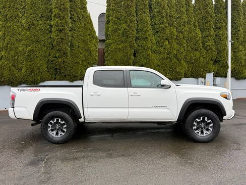 Certified 2023 Toyota Tacoma TRD Off-Road w/ Technology Package AWD/4WD image 11