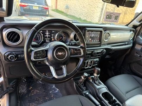 Used 2021 Jeep Wrangler Unlimited Sahara AWD/4WD image 14
