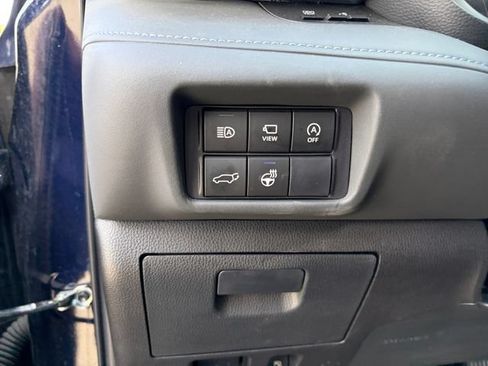 Used 2024 Toyota Highlander Limited AWD/4WD image 26