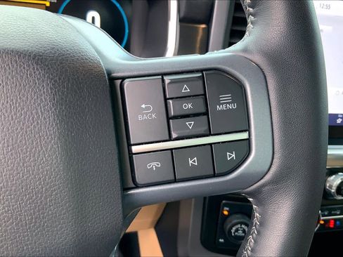 Used 2023 Ford F150 Lariat w/ Trailer Tow Package image 23