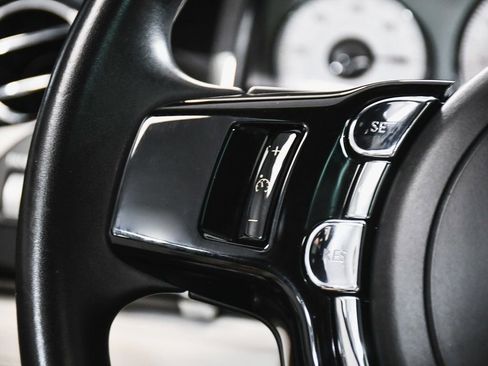 Used 2018 Rolls-Royce Ghost image 33