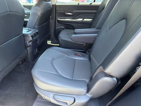 Used 2025 Toyota Grand Highlander FWD image 16