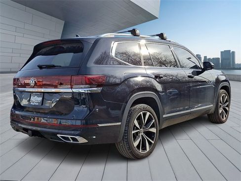 Used 2024 Volkswagen Atlas SEL Premium R-Line image 6
