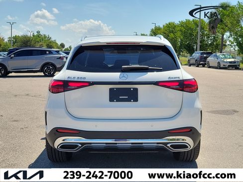 Used 2025 Mercedes-Benz GLC 300 4MATIC image 5