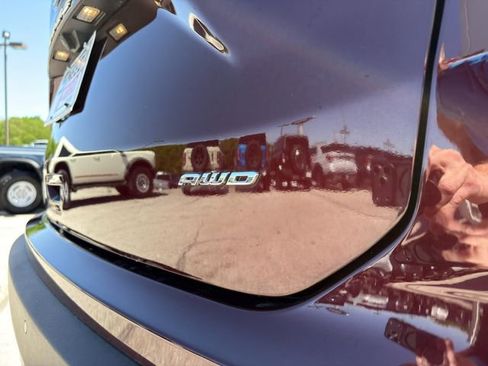 Used 2023 Ford Edge SEL w/ Convenience Package AWD/4WD image 11