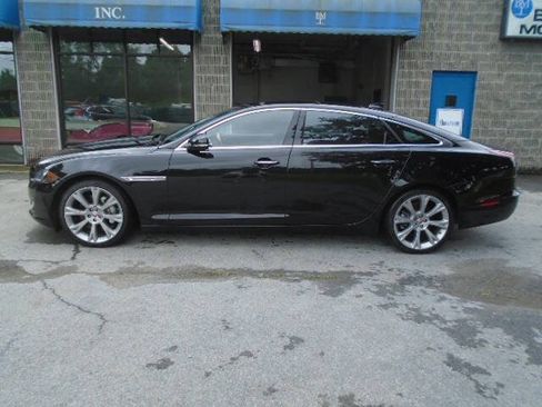 Used 2017 Jaguar XJ L Portfolio AWD/4WD image 8