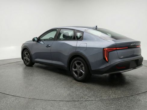 Used 2025 Kia K4 LXS image 6