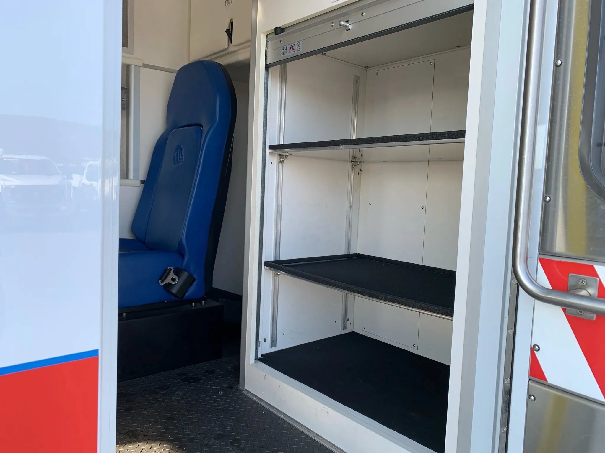Used 2014 Chevrolet Express 4500 w/ Ambulance Package RWD image 45