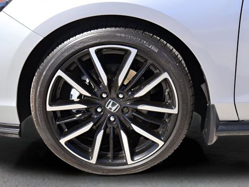 Used 2024 Honda Accord Touring image 9