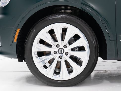 Certified 2025 Bentley Bentayga Extended Wheelbase image 44