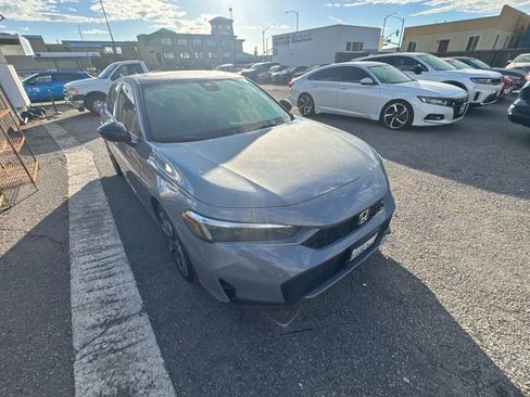 Used 2025 Honda Civic Sport image 2