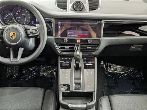 New 2026 Porsche Macan image 20