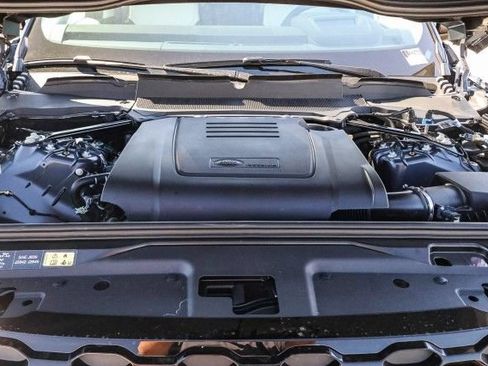 Certified 2025 Land Rover Discovery Dynamic SE AWD/4WD image 24