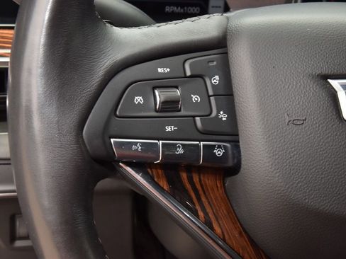 Used 2023 Cadillac Escalade Premium Luxury AWD/4WD image 23
