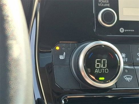 Certified 2022 Toyota Highlander XLE image 25