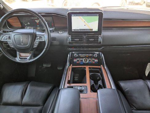 Used 2019 Lincoln Navigator Select w/ Technology Package image 21
