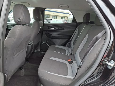 Used 2022 Chevrolet TrailBlazer LT w/ LPO, Blackout Package AWD/4WD image 11