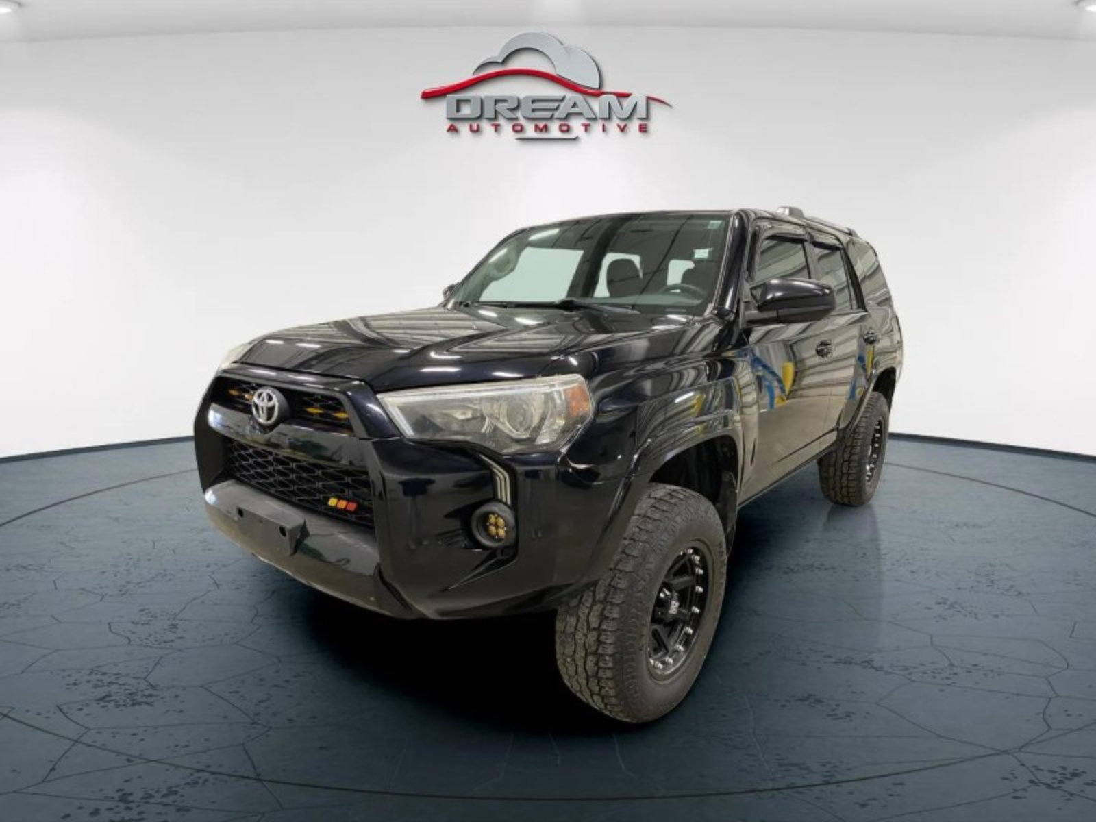 Used 2019 Toyota 4Runner SR5 AWD/4WD image 4