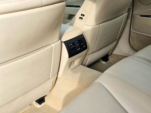 Used 2014 Lexus LS 460 image 25