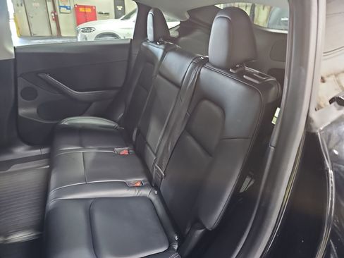 Used 2022 Tesla Model Y Long Range AWD/4WD image 15