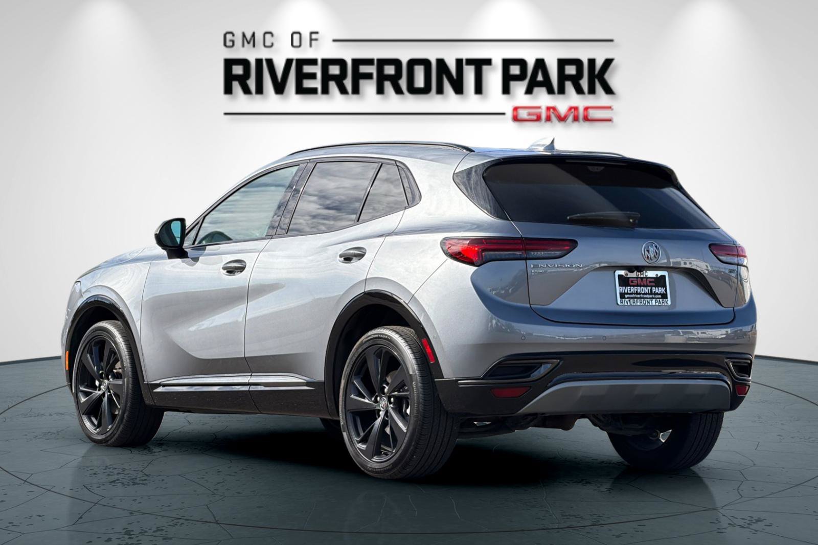 Used 2022 Buick Envision Essence w/ Technology Package II AWD/4WD image 5