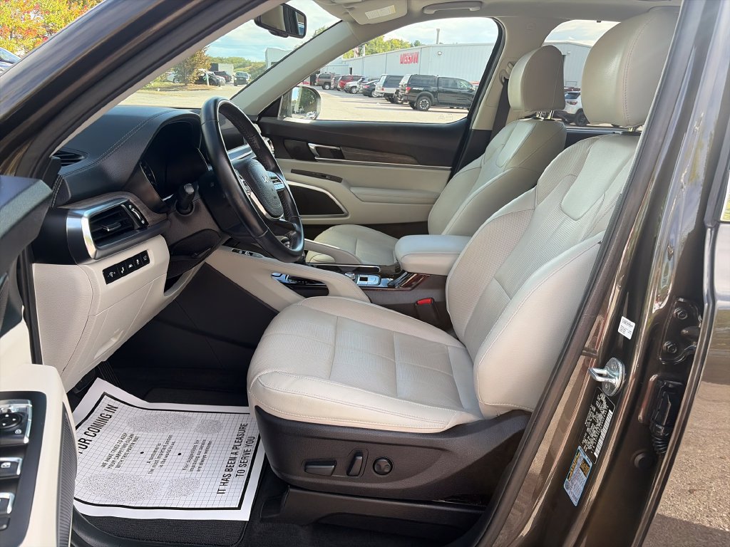 Used 2022 Kia Telluride EX w/ EX Premium Package FWD image 10