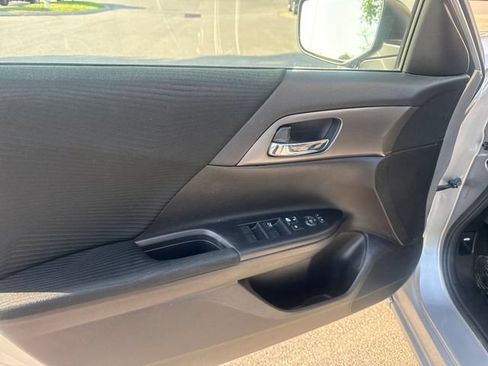 Used 2015 Honda Accord LX image 9