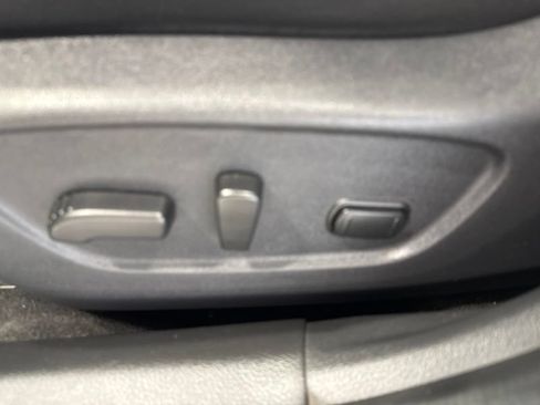Used 2017 Nissan Rogue SV AWD/4WD image 19