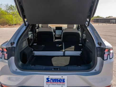 Used 2022 Ford Mustang Mach-E Premium image 27