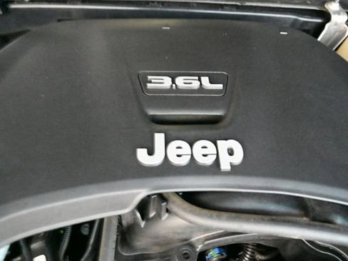 Used 2021 Jeep Gladiator Rubicon AWD/4WD image 27