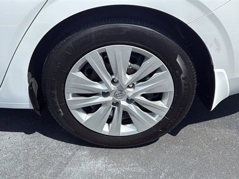 Used 2024 Nissan Sentra S image 10