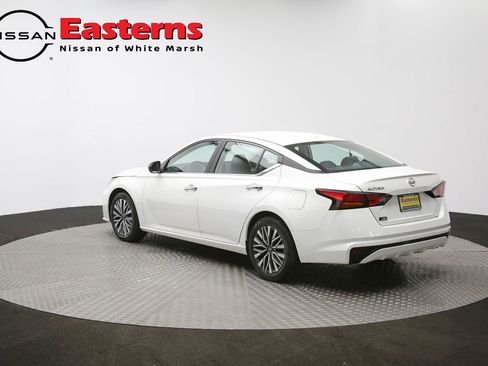 Used 2025 Nissan Altima 2.5 SV FWD image 54