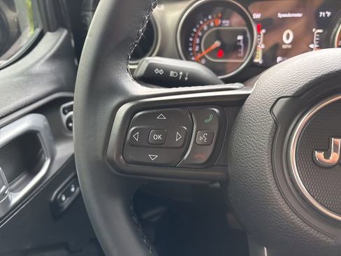 Used 2021 Jeep Wrangler Unlimited Sport image 27