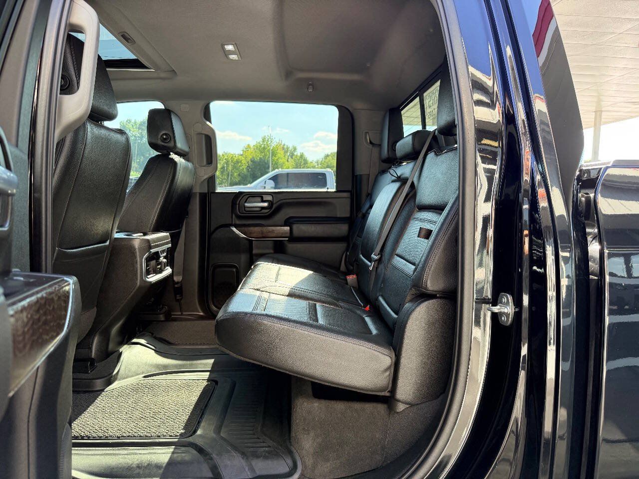 Used 2021 GMC Sierra 2500 Denali w/ Denali Black Diamond Edition AWD/4WD image 36