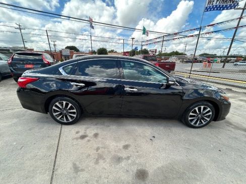 Used 2017 Nissan Altima 2.5 SL w/ 2.5 Technology Package image 3