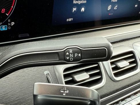 Used 2025 Mercedes-Benz GLS 450 4MATIC image 26