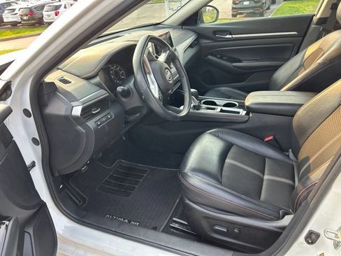 Used 2024 Nissan Altima 2.5 SR FWD image 6