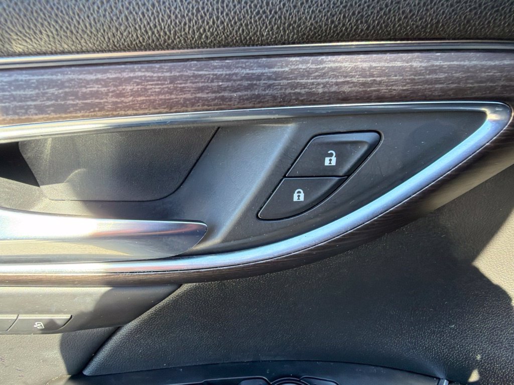 Used 2022 Buick Envision Avenir w/ Technology Package II FWD image 19