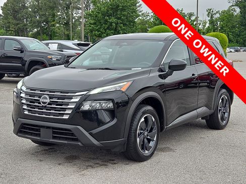 Used 2024 Nissan Rogue SV AWD/4WD image 2