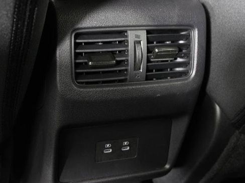 Certified 2024 Nissan Rogue SV image 24