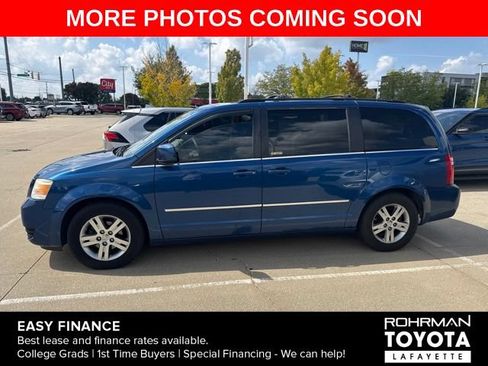 Used 2010 Dodge Grand Caravan SXT FWD image 3