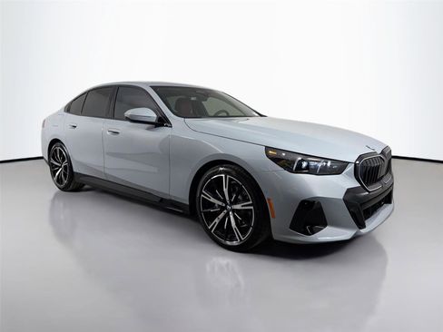 New 2027 BMW 530i RWD image 4