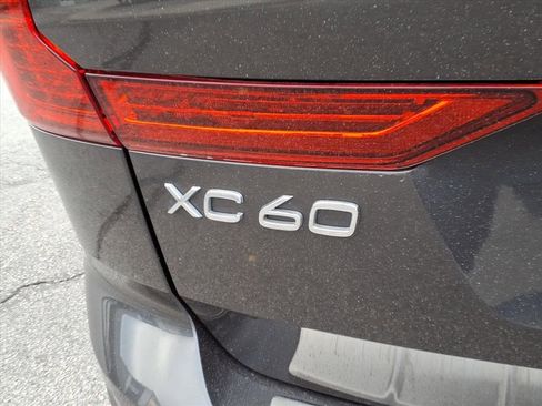 Certified 2023 Volvo XC60 B5 Plus w/ Protection Package Premier image 6