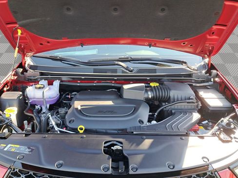 New 2026 Chrysler Pacifica Limited w/ Uconnect Theater Family Group image 28