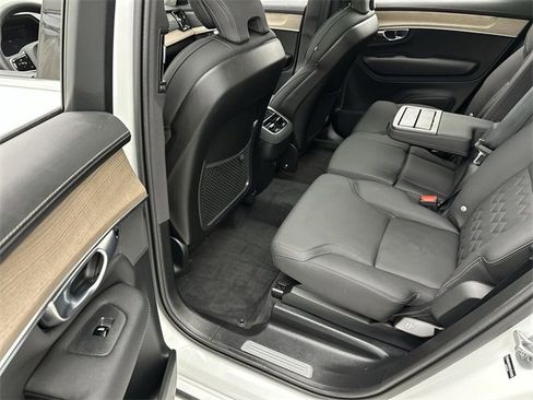 Used 2025 Volvo XC90 B6 Plus w/ Protection Package Premier image 23